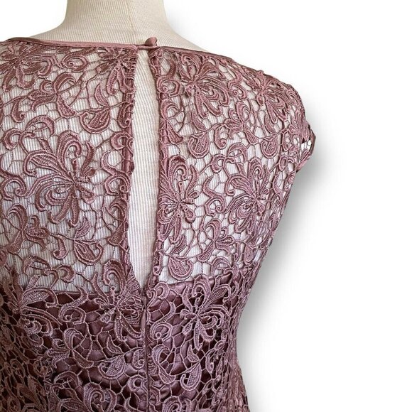 Adrianna Papell Womens Sheath Dress Sz 8 Mauve Crochet Lace Cocktail Cap Sleeve - Picture 8 of 9